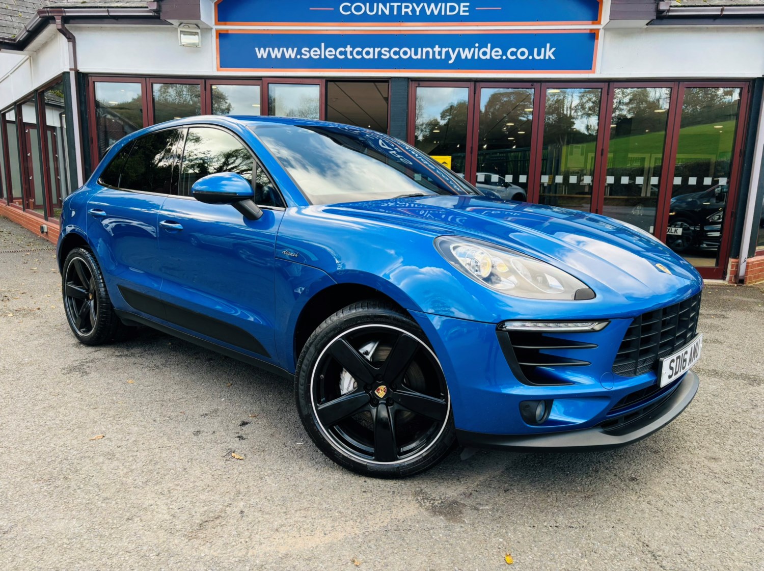 Porsche Macan Listing Image