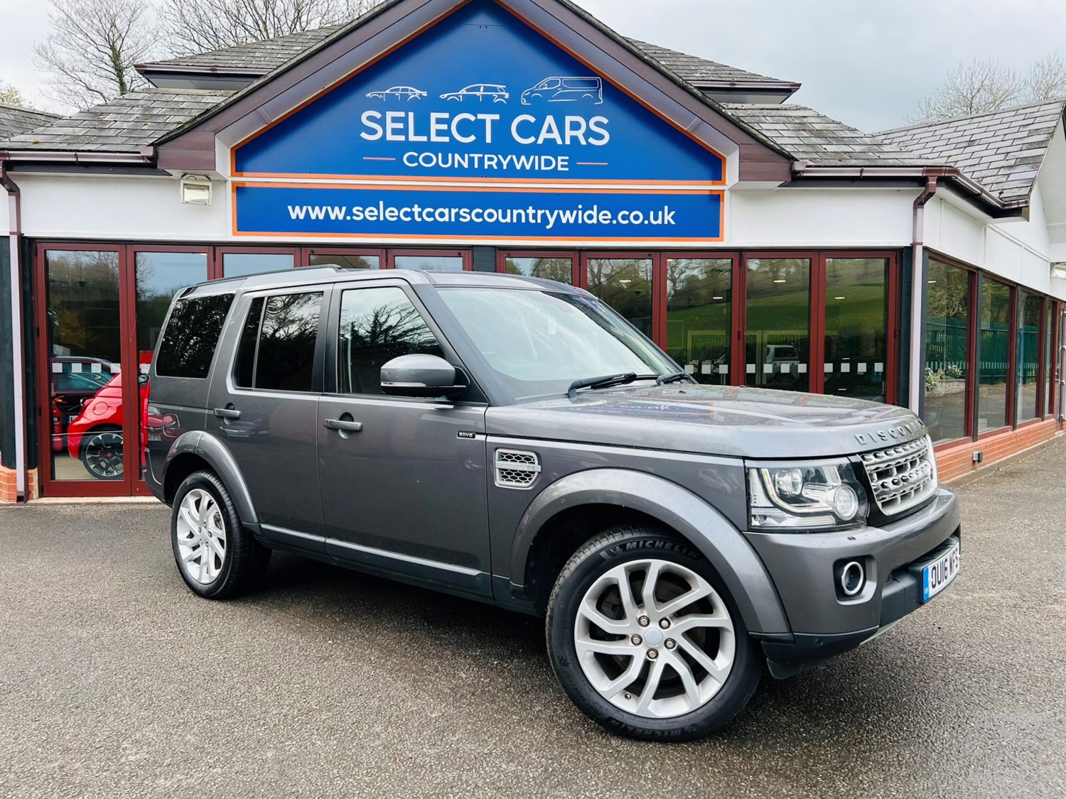 Land Rover Discovery Listing Image