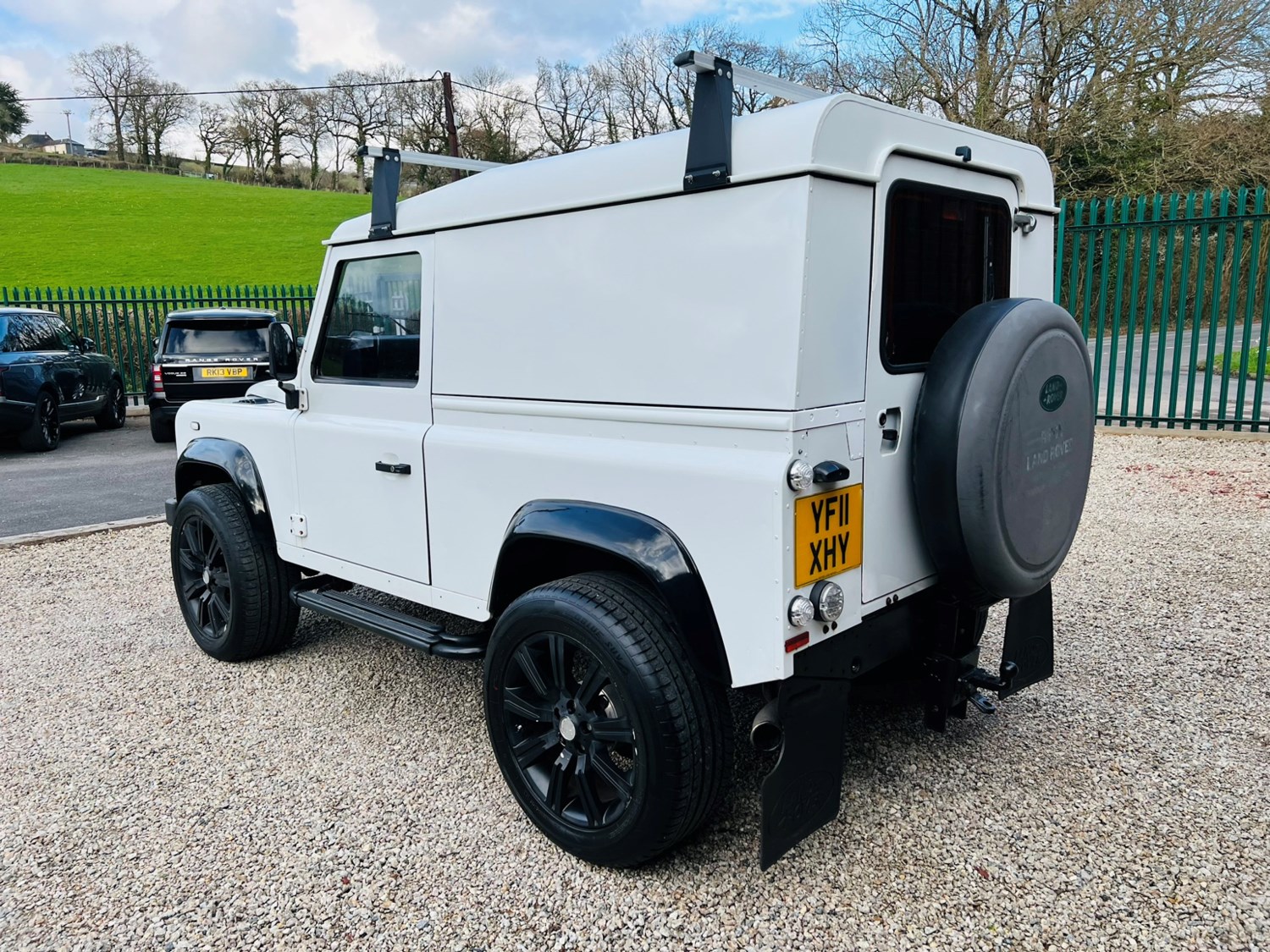 Land Rover Defender Listing Image