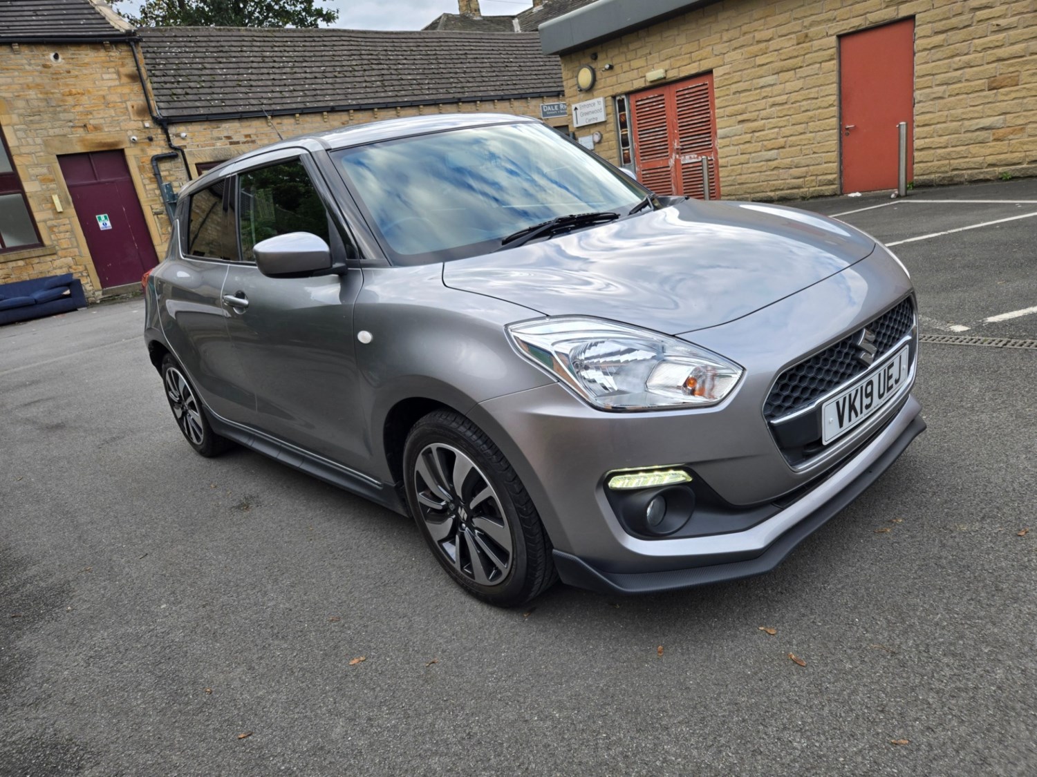 Suzuki Swift Listing Image