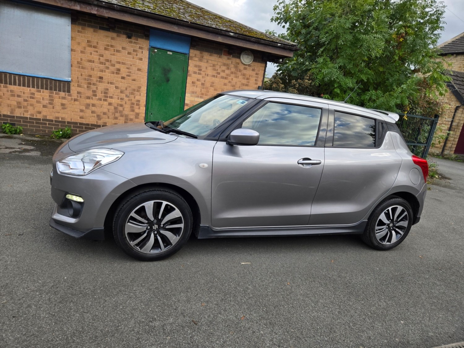 Suzuki Swift Listing Image