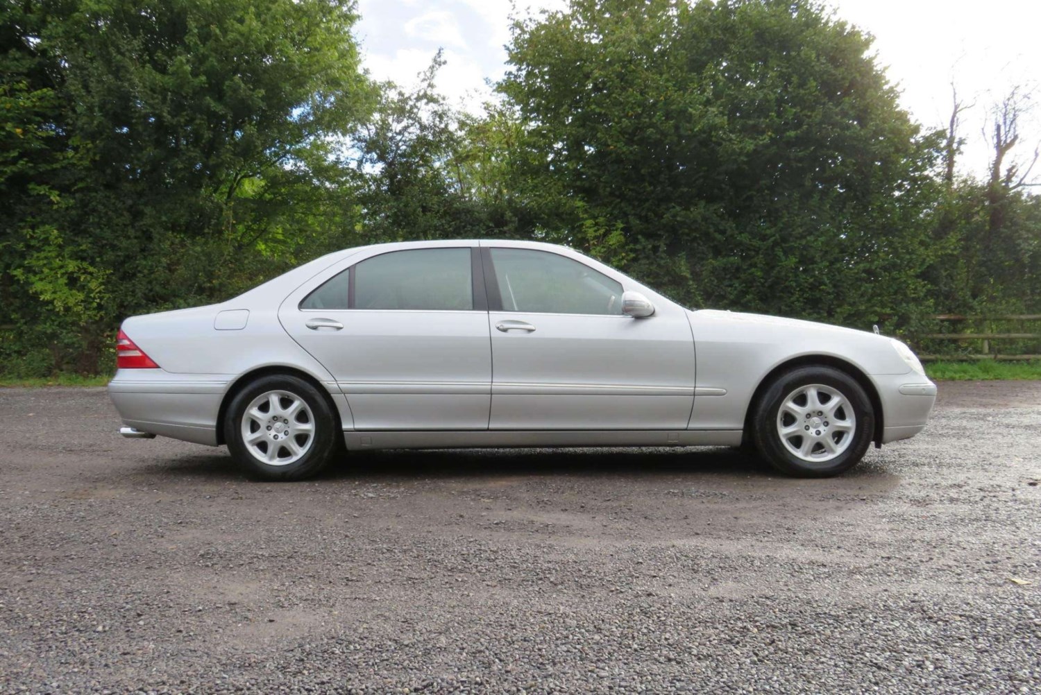 Mercedes-Benz S-Class Listing Image