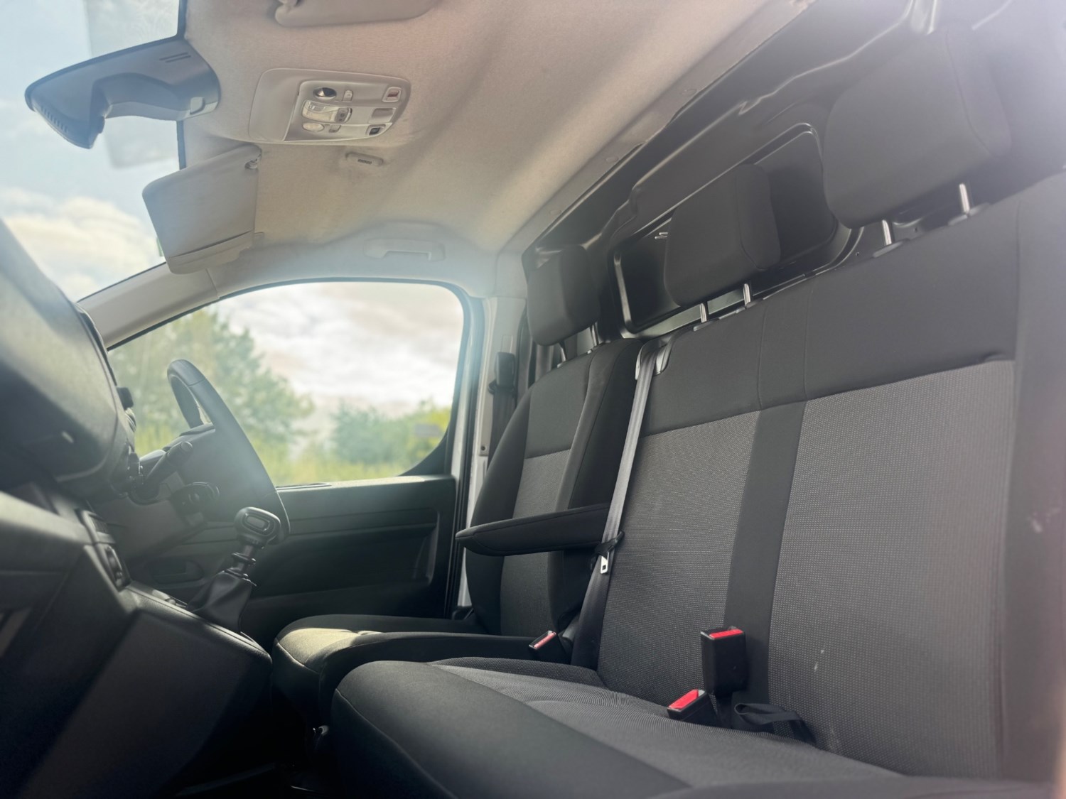 Vauxhall Vivaro Listing Image