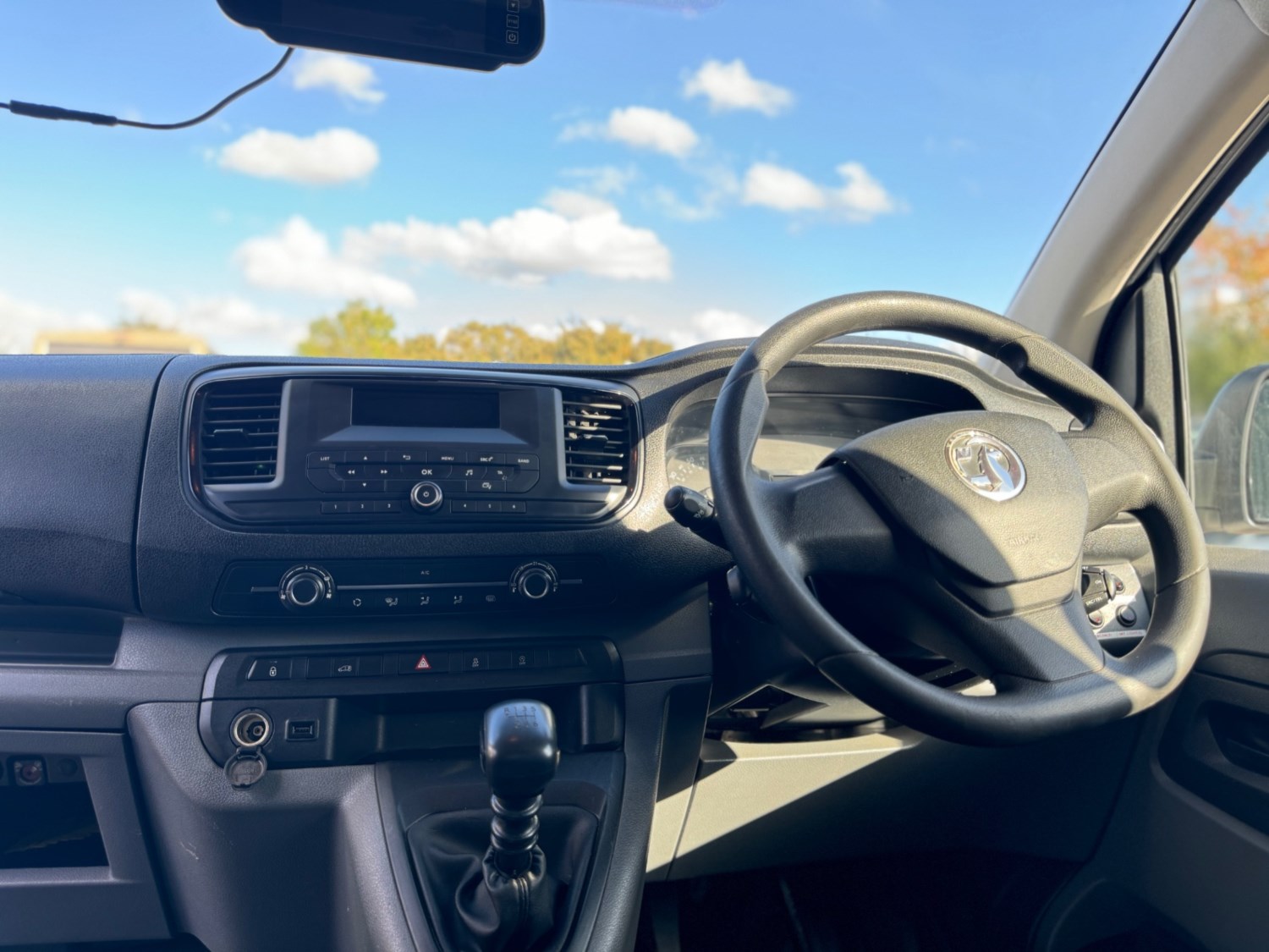 Vauxhall Vivaro Listing Image