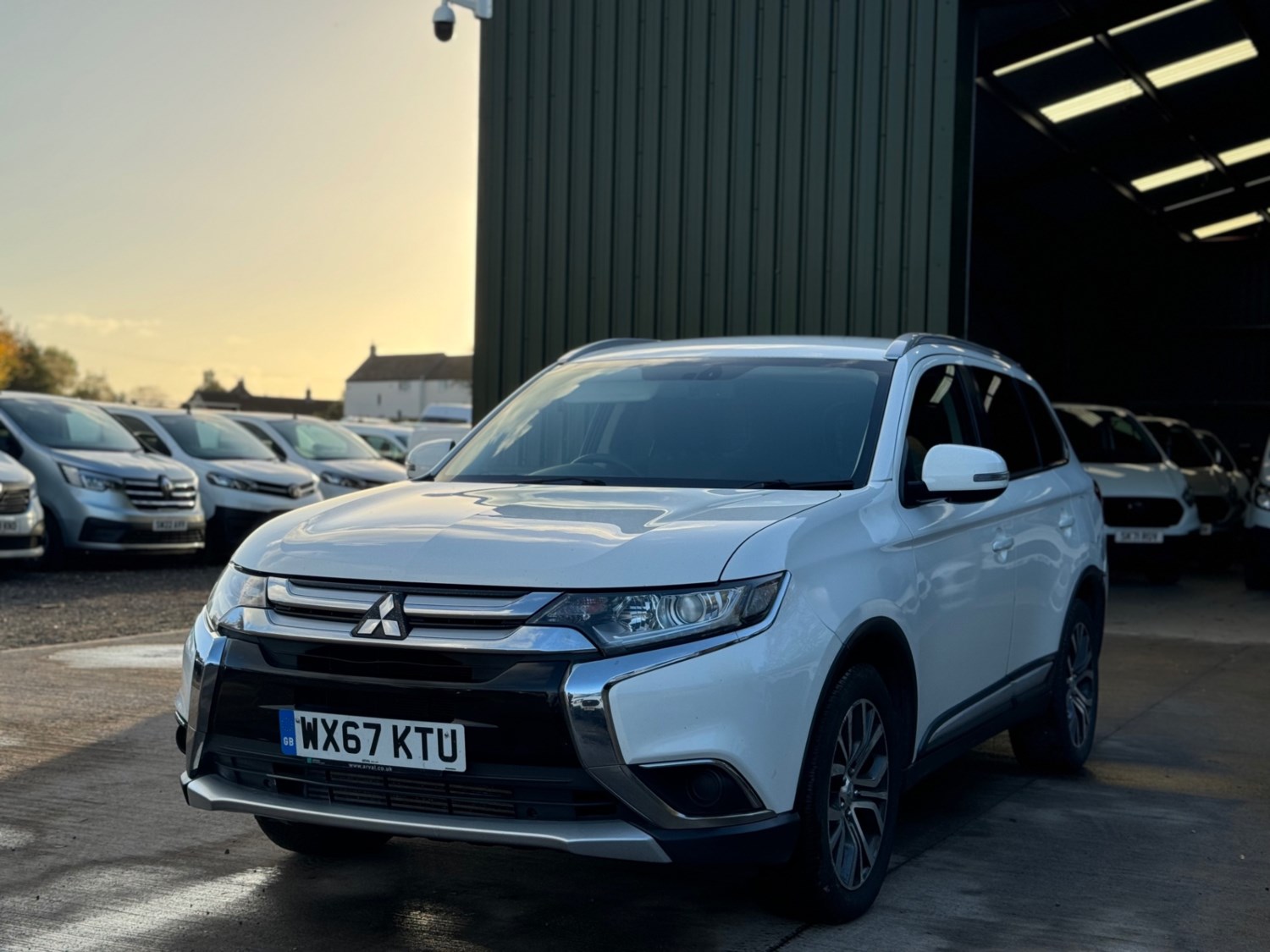 Mitsubishi Outlander Listing Image