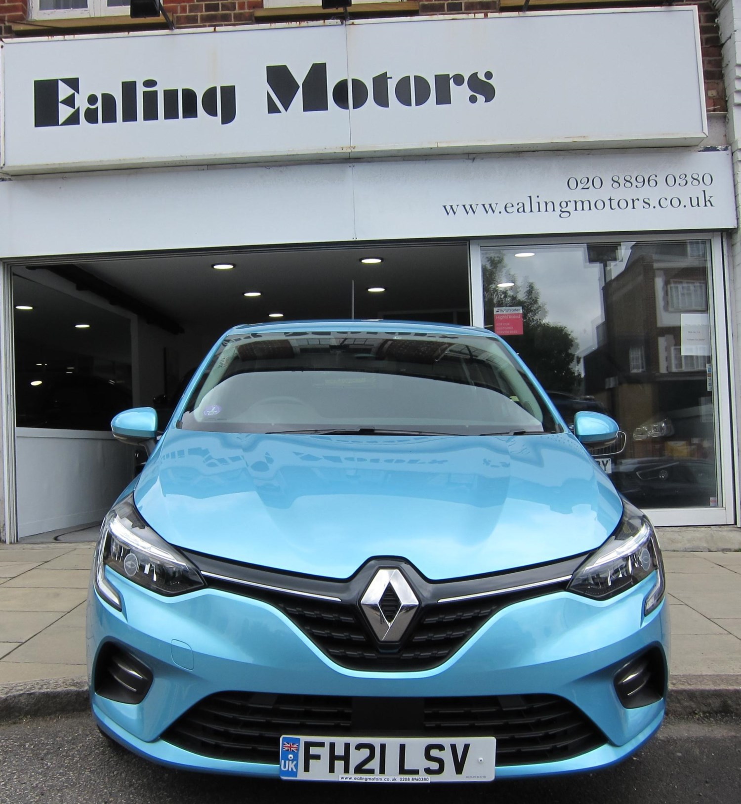 Renault Clio Listing Image