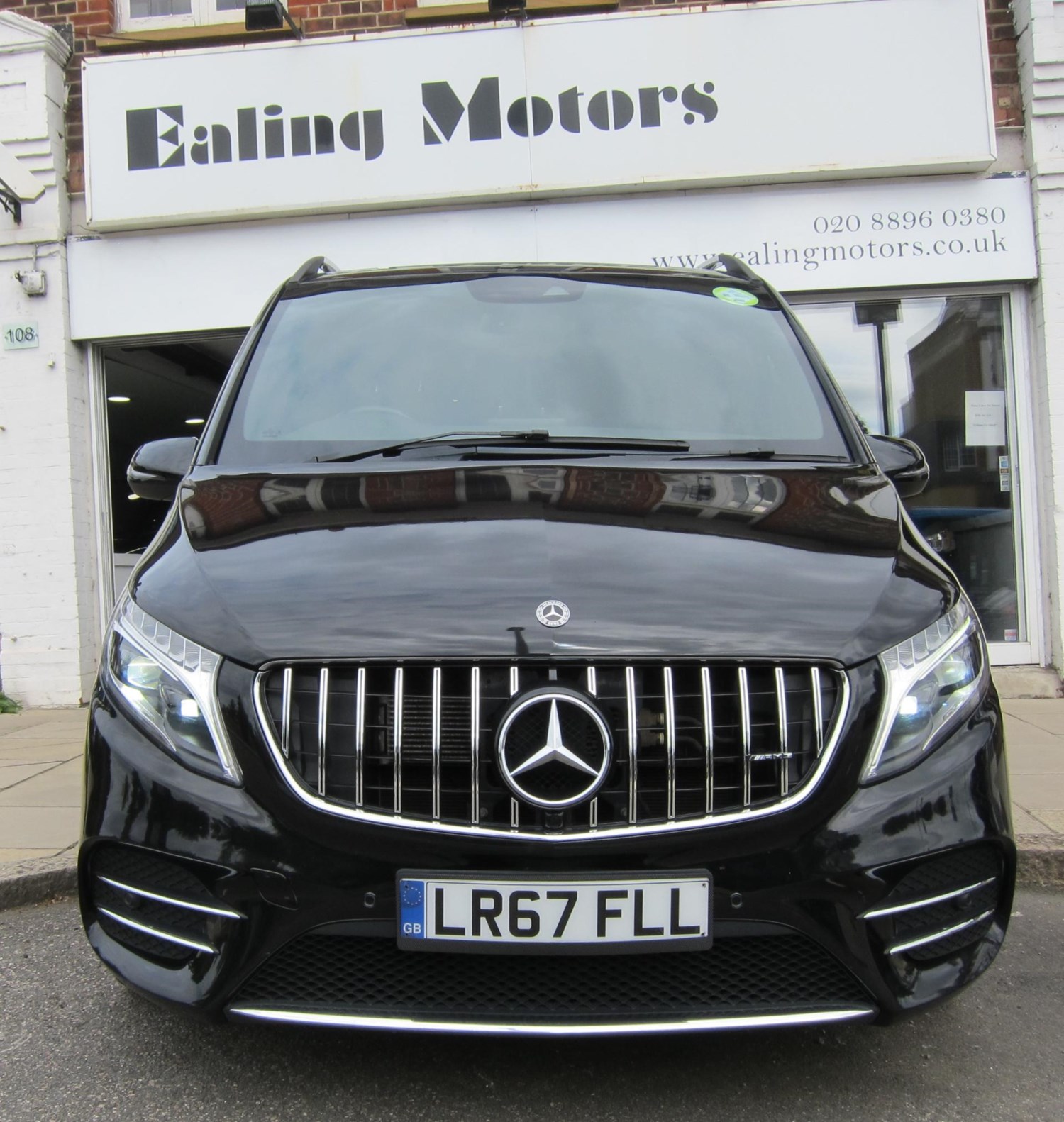 Mercedes-Benz V-Class Listing Image