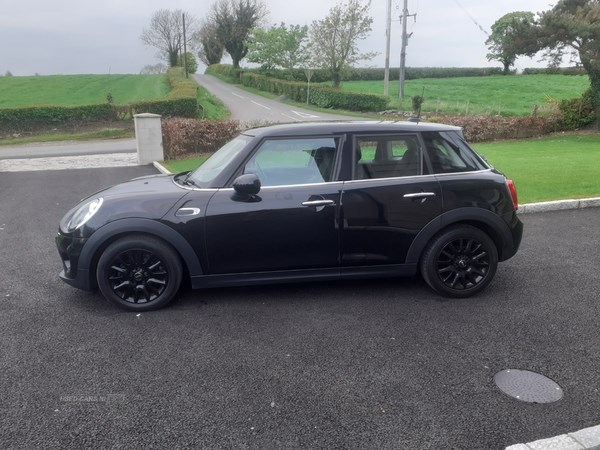 MINI Hatch Listing Image