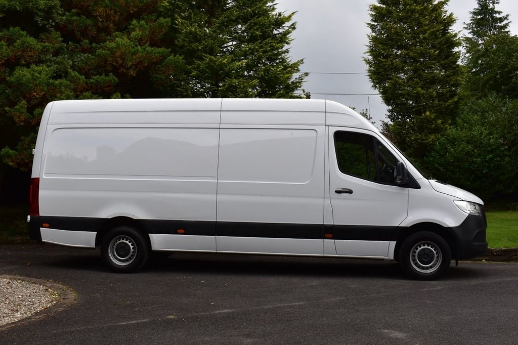 Mercedes-Benz Sprinter Listing Image