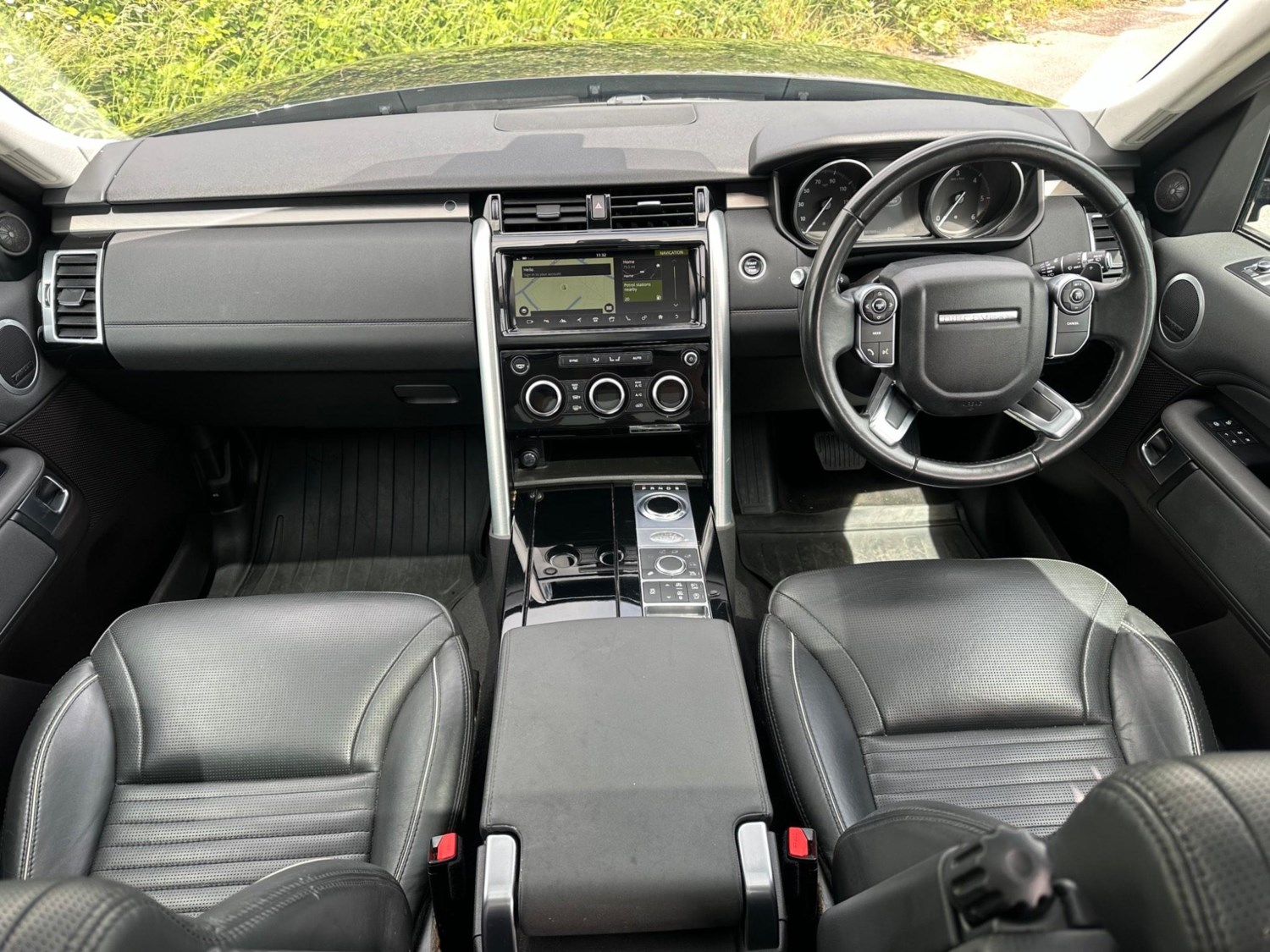 Land Rover Discovery Listing Image