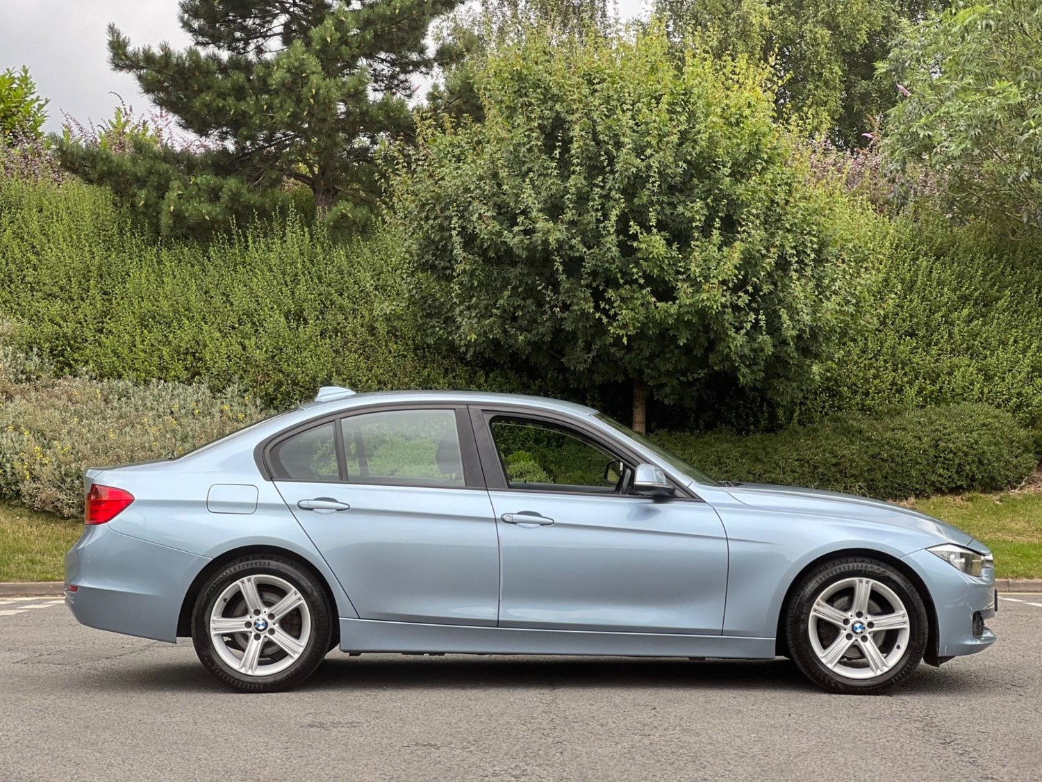 BMW 3 Series Listing Image