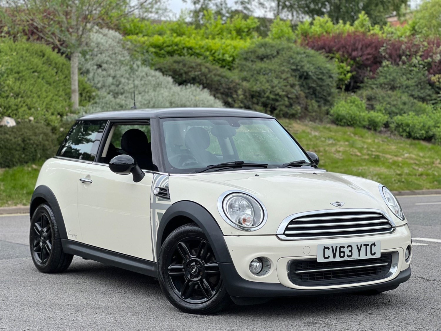 MINI Hatch Listing Image