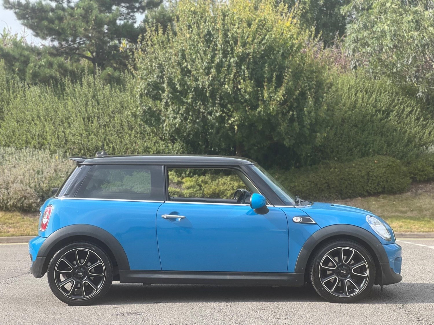 MINI Hatch Listing Image