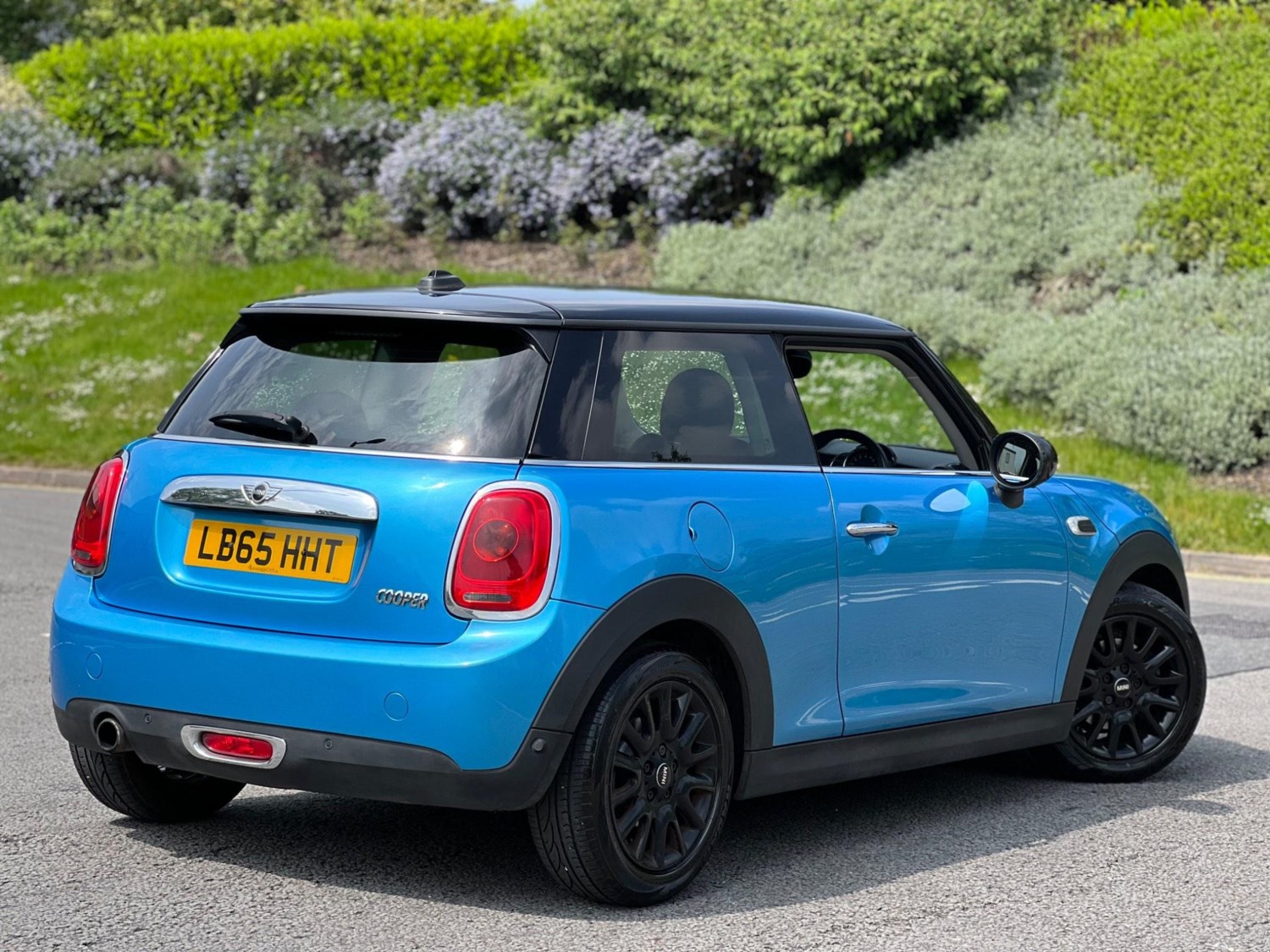 MINI Hatch Listing Image