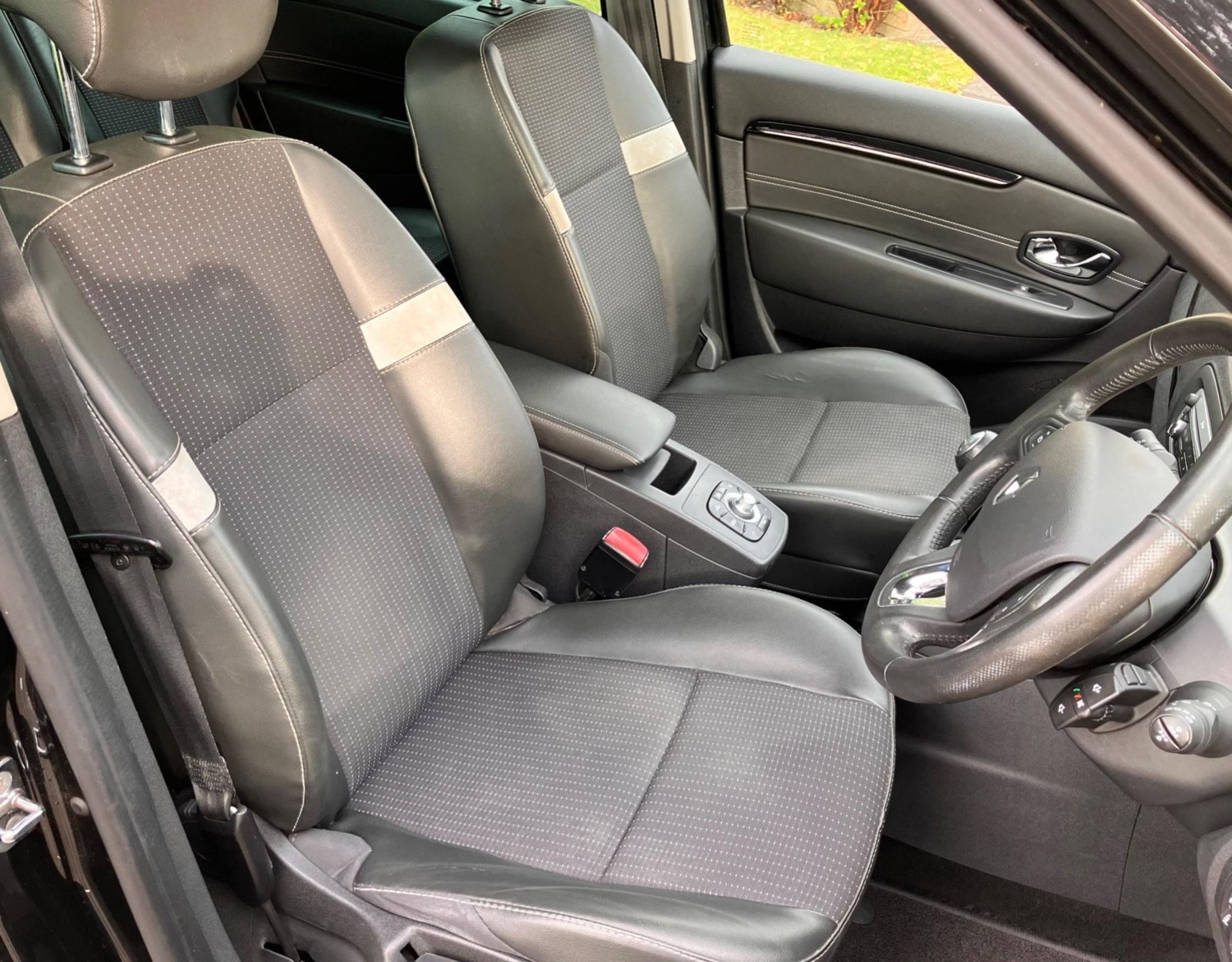 Renault Scenic Listing Image