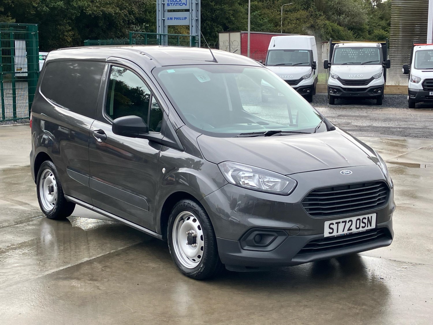 Ford Transit Courier Listing Image