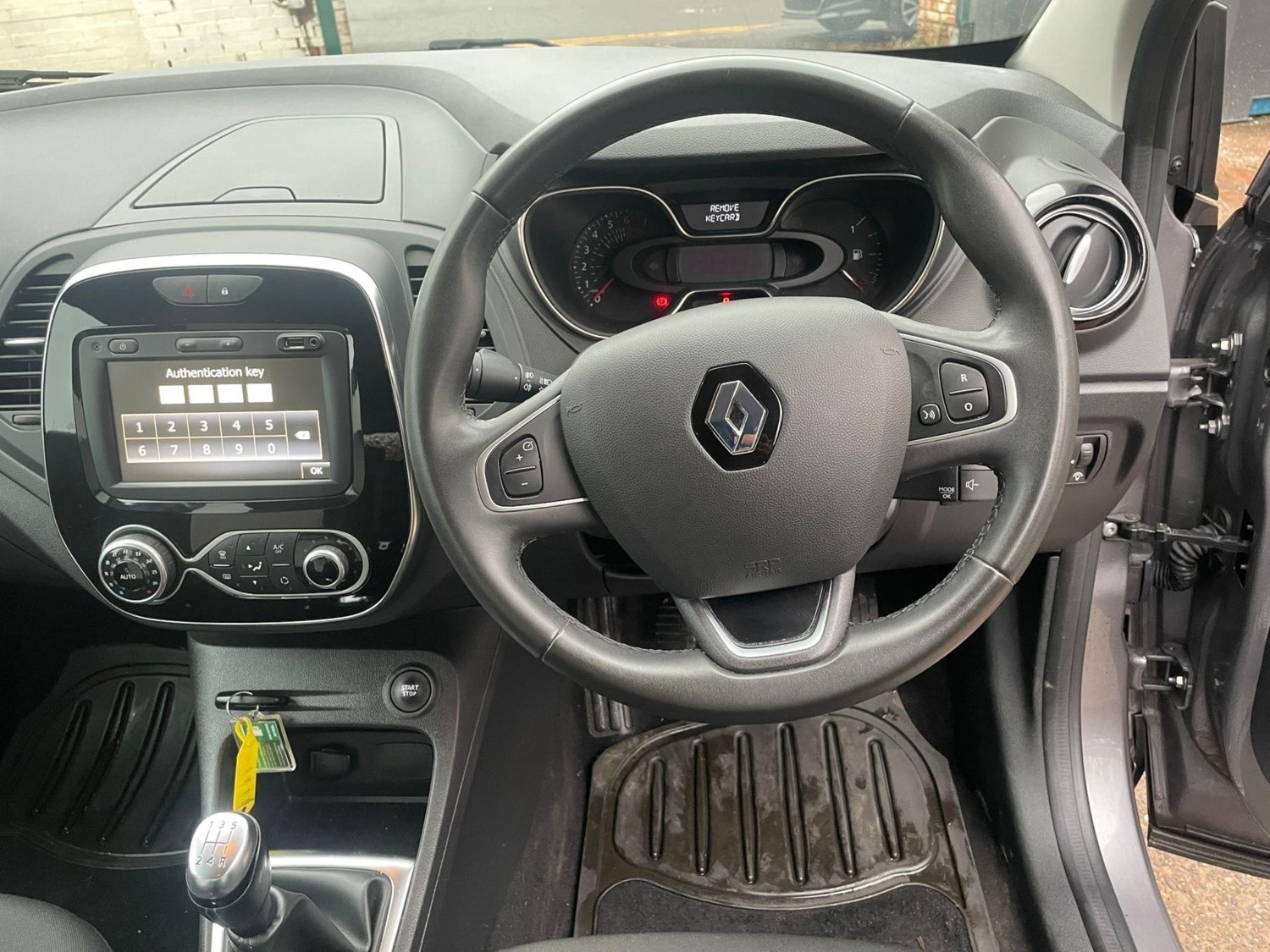 Renault Captur Listing Image