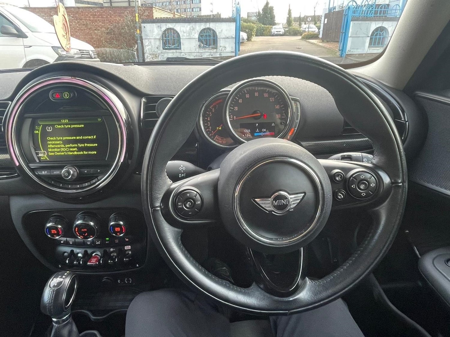 MINI Hatch Listing Image