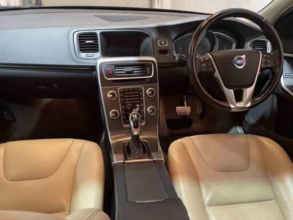 2015 (15) Volvo V60 D4 [181] SE Lux Nav 5dr Geartronic For Sale In Witney, Oxfordshire