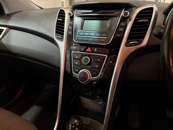 2016 (66) Hyundai i30 1.6 SE 5dr Auto For Sale In Witney, Oxfordshire