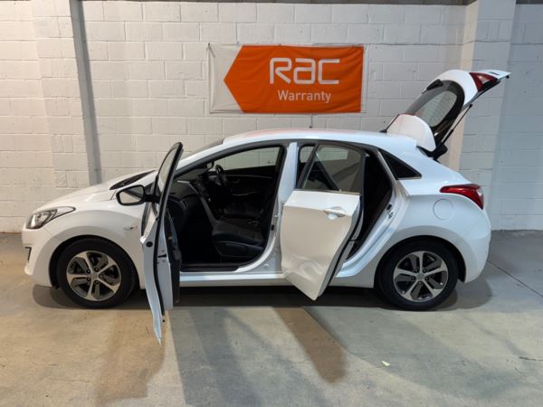 2016 (66) Hyundai i30 1.6 SE 5dr Auto For Sale In Witney, Oxfordshire