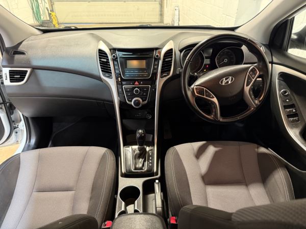 2016 (66) Hyundai i30 1.6 SE 5dr Auto For Sale In Witney, Oxfordshire