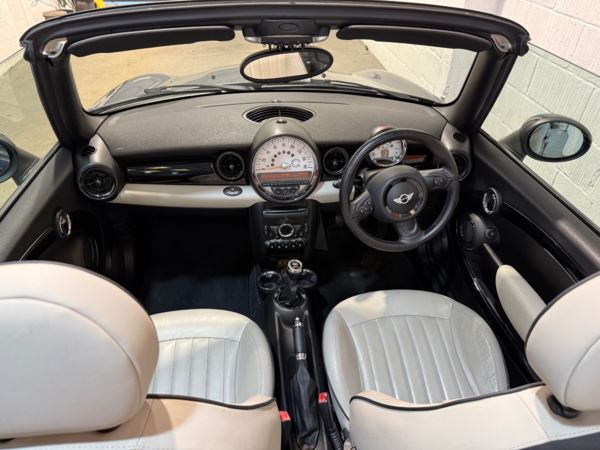 2012 (12) MINI Convertible 1.6 Cooper 2dr For Sale In Witney, Oxfordshire