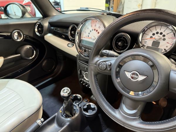2012 (12) MINI Convertible 1.6 Cooper 2dr For Sale In Witney, Oxfordshire