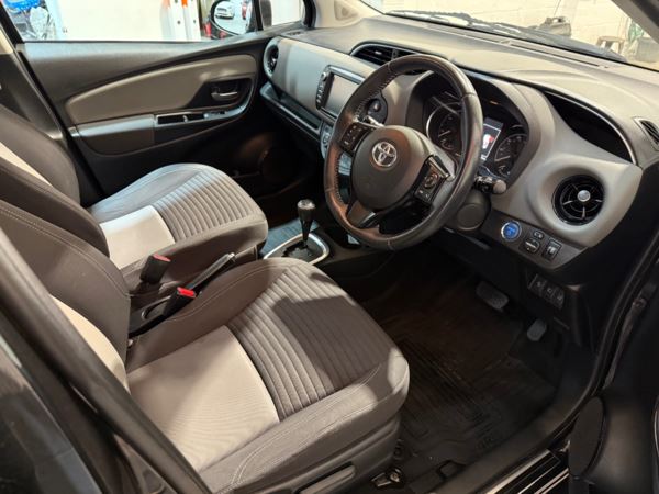 2017 (67) Toyota Yaris 1.5 Hybrid Icon 5dr CVT For Sale In Witney, Oxfordshire
