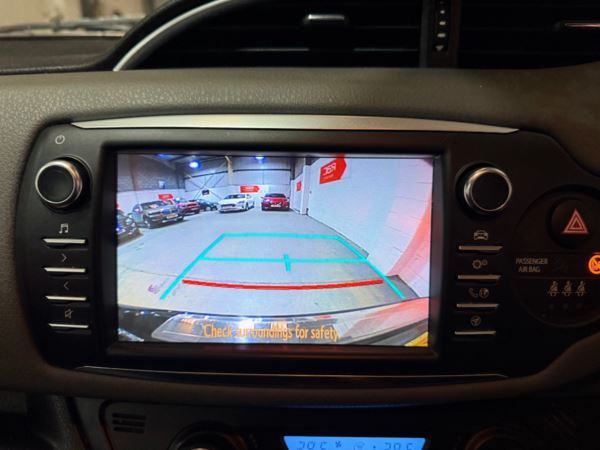 2017 (67) Toyota Yaris 1.5 Hybrid Icon 5dr CVT For Sale In Witney, Oxfordshire