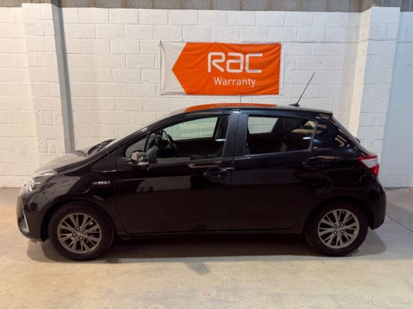 2017 (67) Toyota Yaris 1.5 Hybrid Icon 5dr CVT For Sale In Witney, Oxfordshire