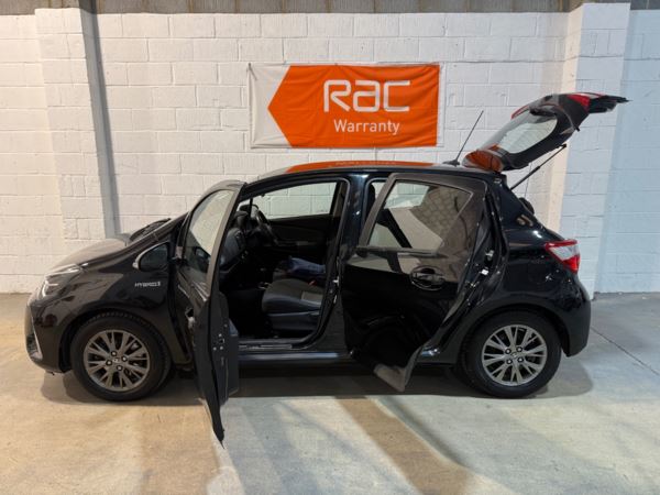 2017 (67) Toyota Yaris 1.5 Hybrid Icon 5dr CVT For Sale In Witney, Oxfordshire