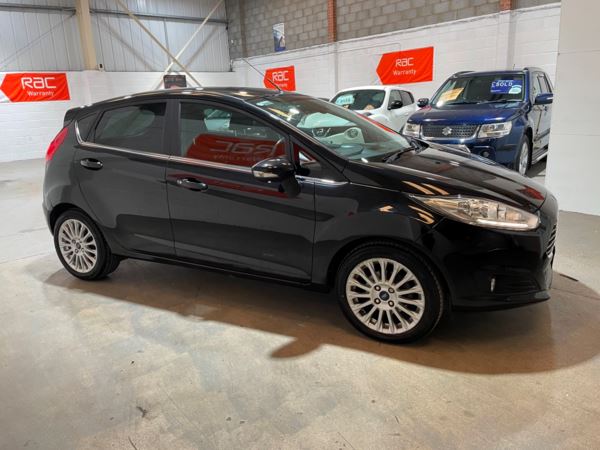 2015 (15) Ford Fiesta 1.6 Titanium 5dr Powershift For Sale In Witney, Oxfordshire