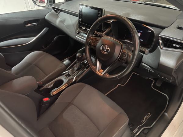2020 (20) Toyota Corolla 1.8 VVT-i Hybrid Design 5dr CVT For Sale In Witney, Oxfordshire