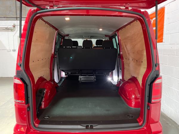 2017 Volkswagen Transporter 2.0 TDI BMT 204 Highline Kombi Van DSG For Sale In Witney, Oxfordshire