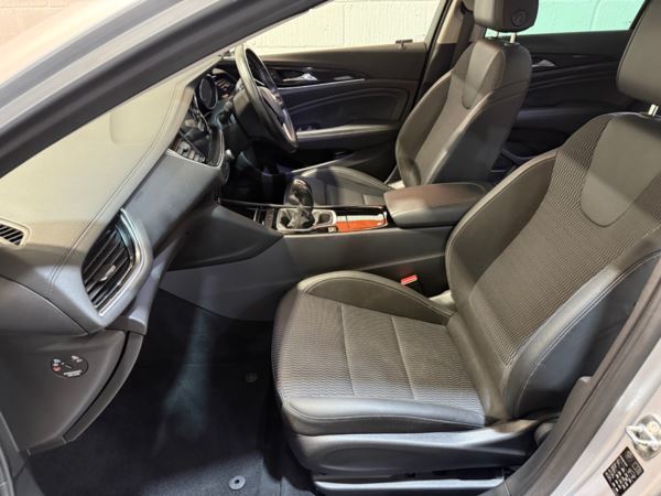 2017 (67) Vauxhall Insignia 1.6 Turbo D ecoTec [136] SRi Nav 5dr For Sale In Witney, Oxfordshire