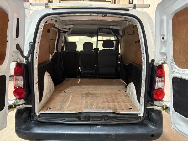 2015 (15) Citroen Berlingo 1.6 HDi 625Kg Enterprise 75ps For Sale In Witney, Oxfordshire