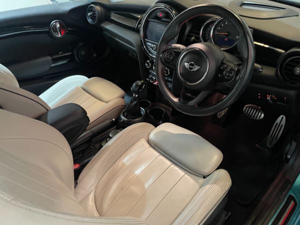 2016 (16) MINI Convertible 1.5 Cooper D 2dr Auto For Sale In Witney, Oxfordshire