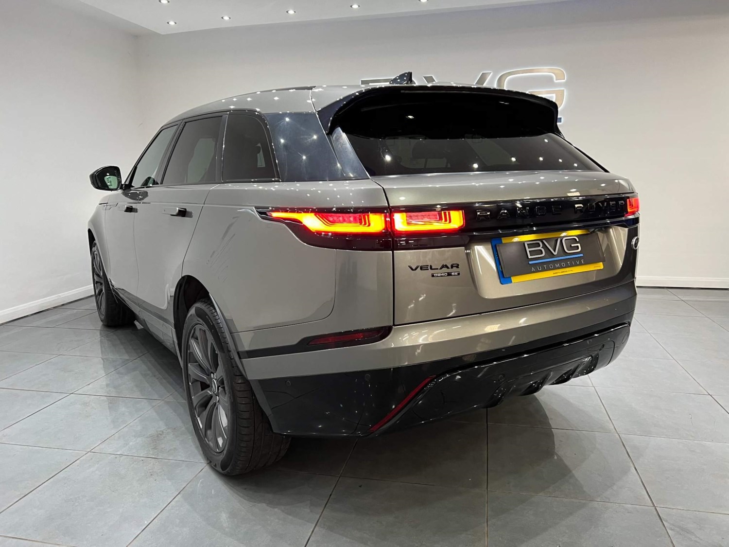 Land Rover Range Rover Velar Listing Image