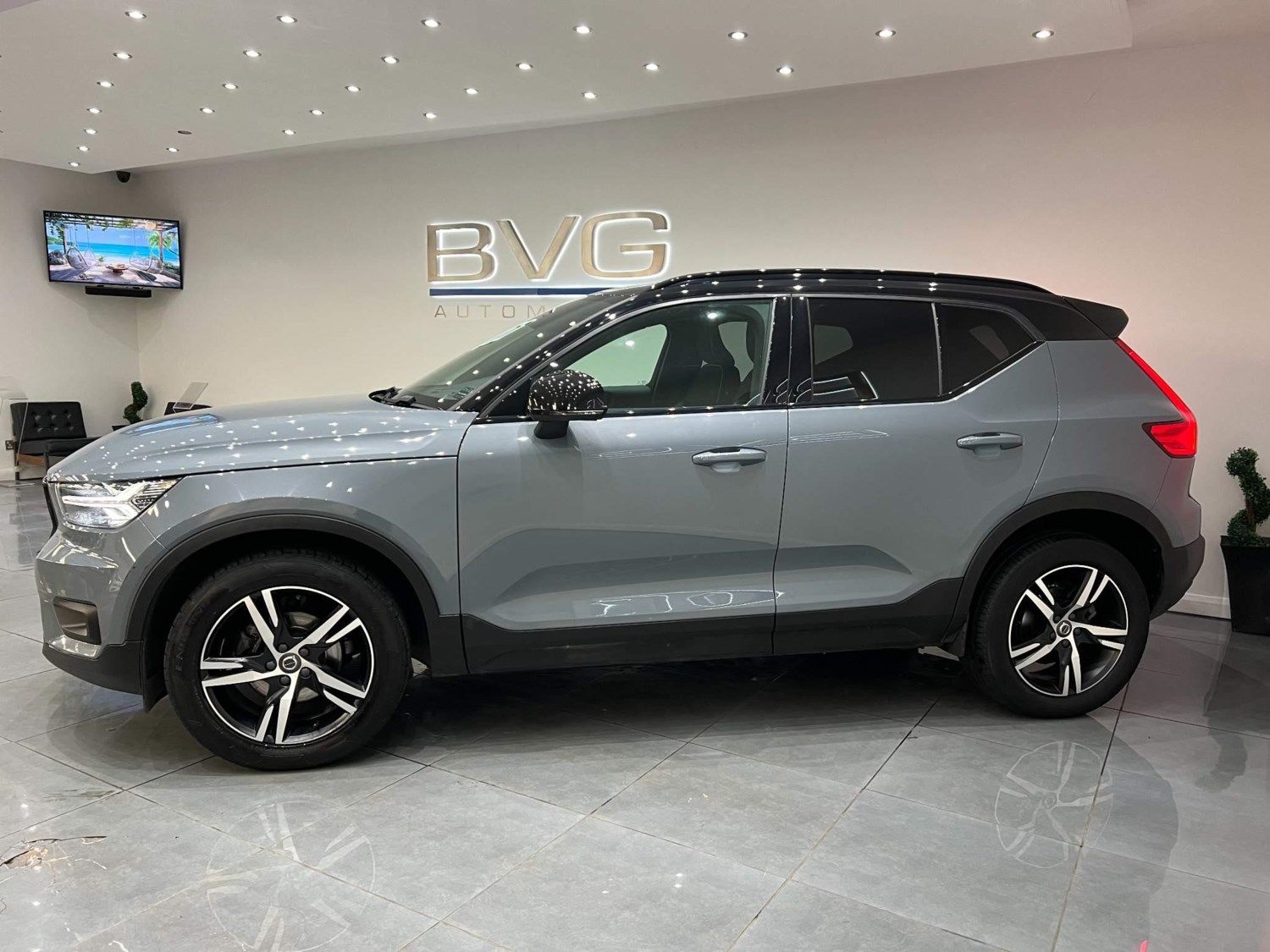 Volvo XC40 Listing Image