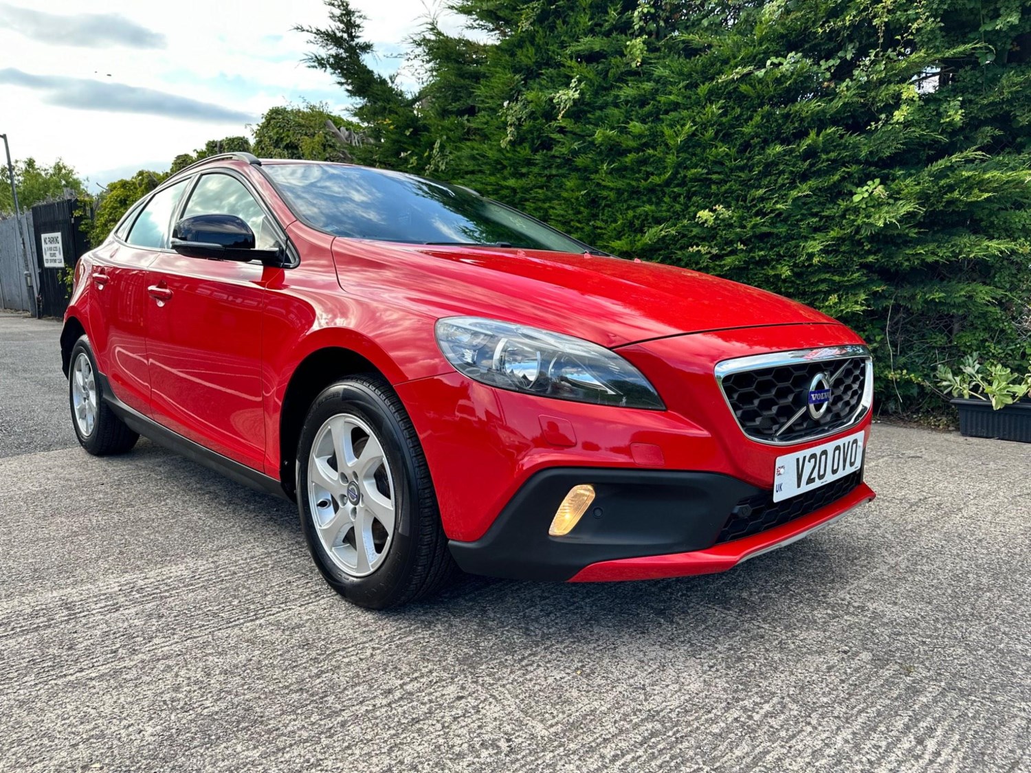 Volvo V40 Listing Image