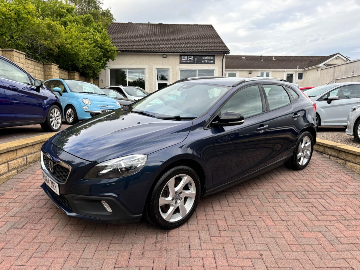 Volvo V40 Cross Country Listing Image