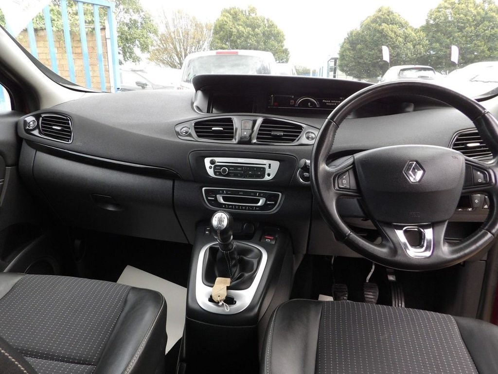 Renault Scenic Listing Image