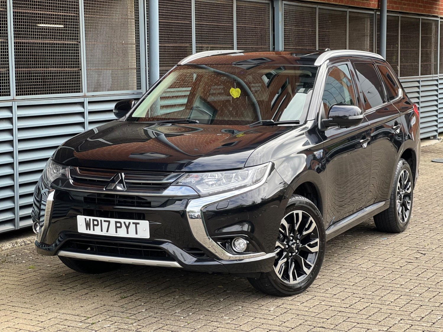 Mitsubishi Outlander Listing Image