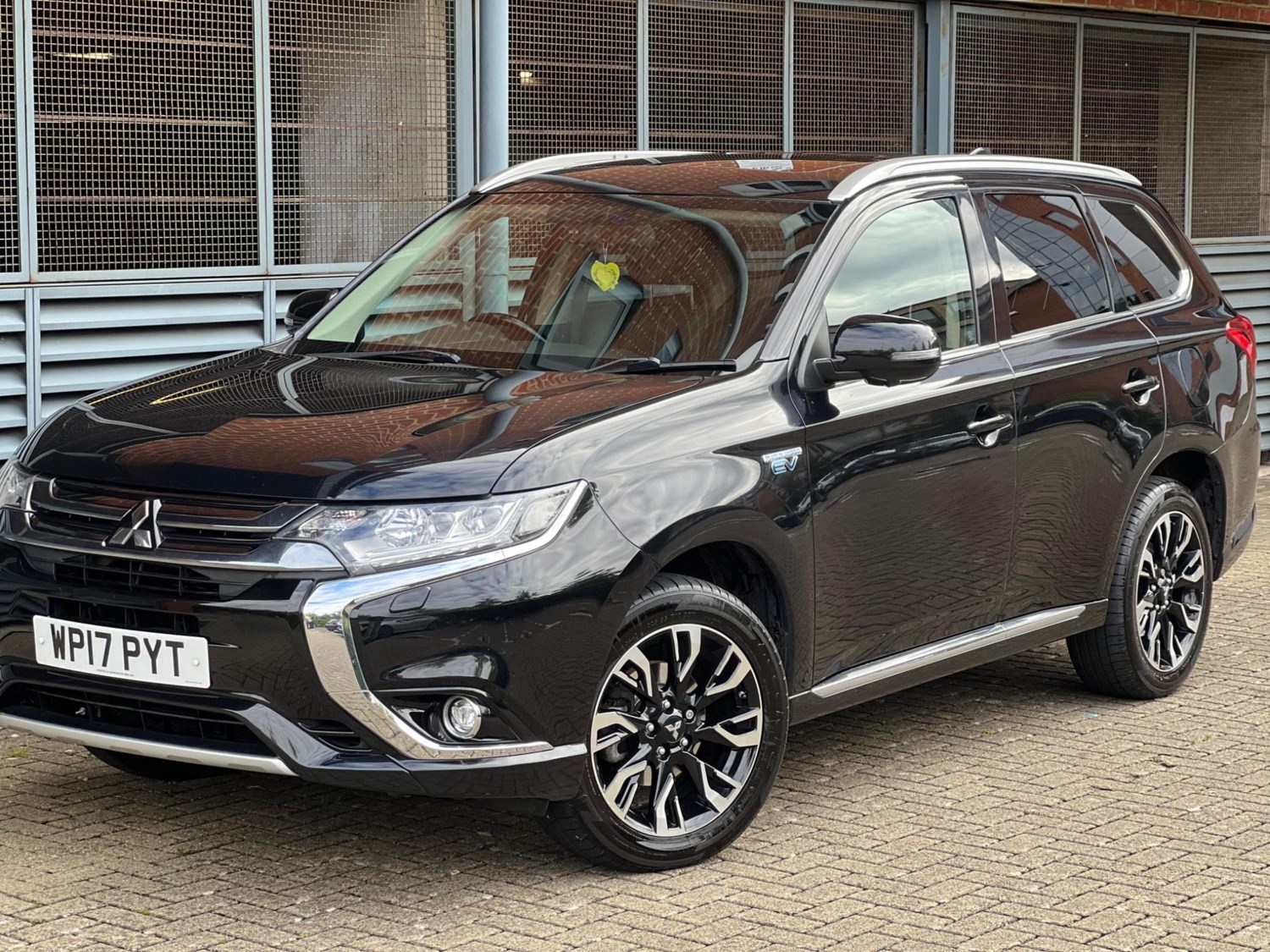 Mitsubishi Outlander Listing Image