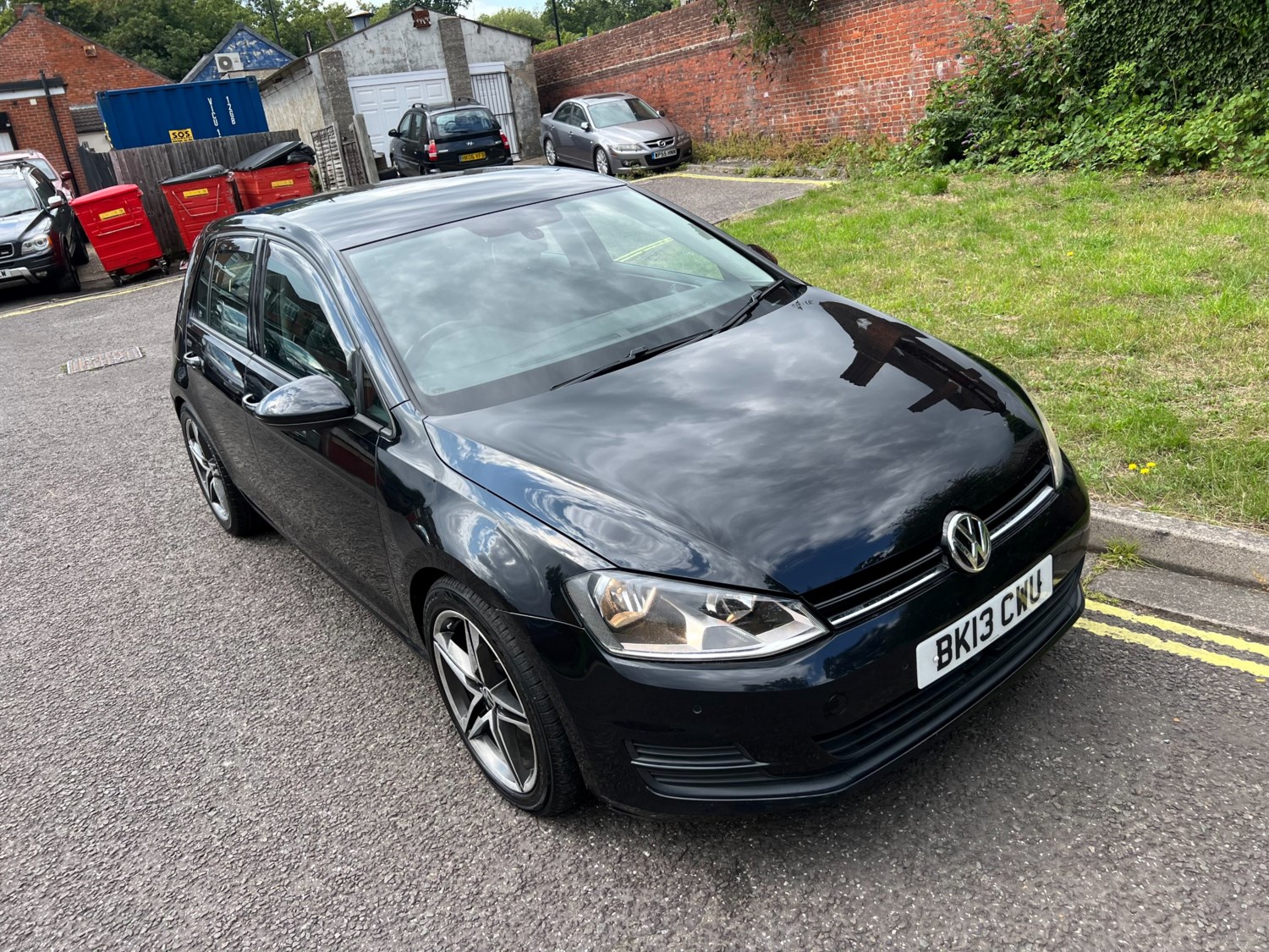 Volkswagen Golf Listing Image