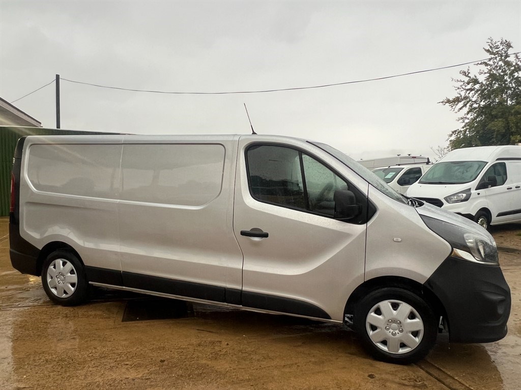 Vauxhall Vivaro Listing Image