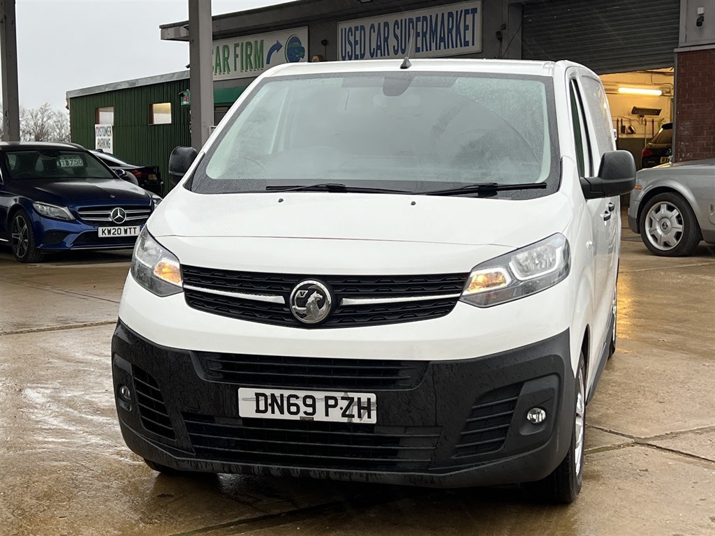 Vauxhall Vivaro Listing Image