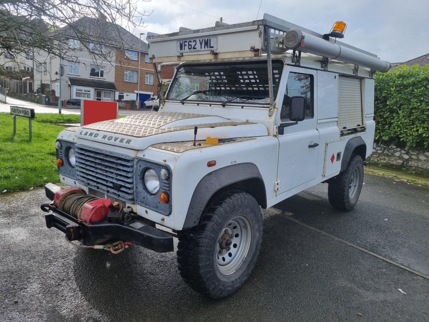 Land Rover Defender Listing Image