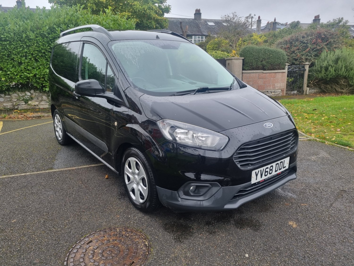 Ford Transit Courier Listing Image